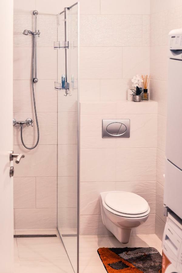 New designed Apartment in Wenen Buitenkant foto